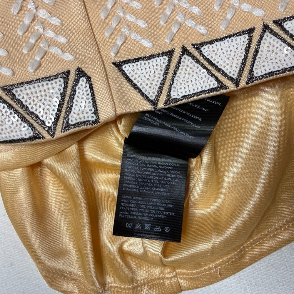 Bebe Nude Sequin Beaded Geometric Tribal Mini Skirt Size 8 - Picture 8 of 9